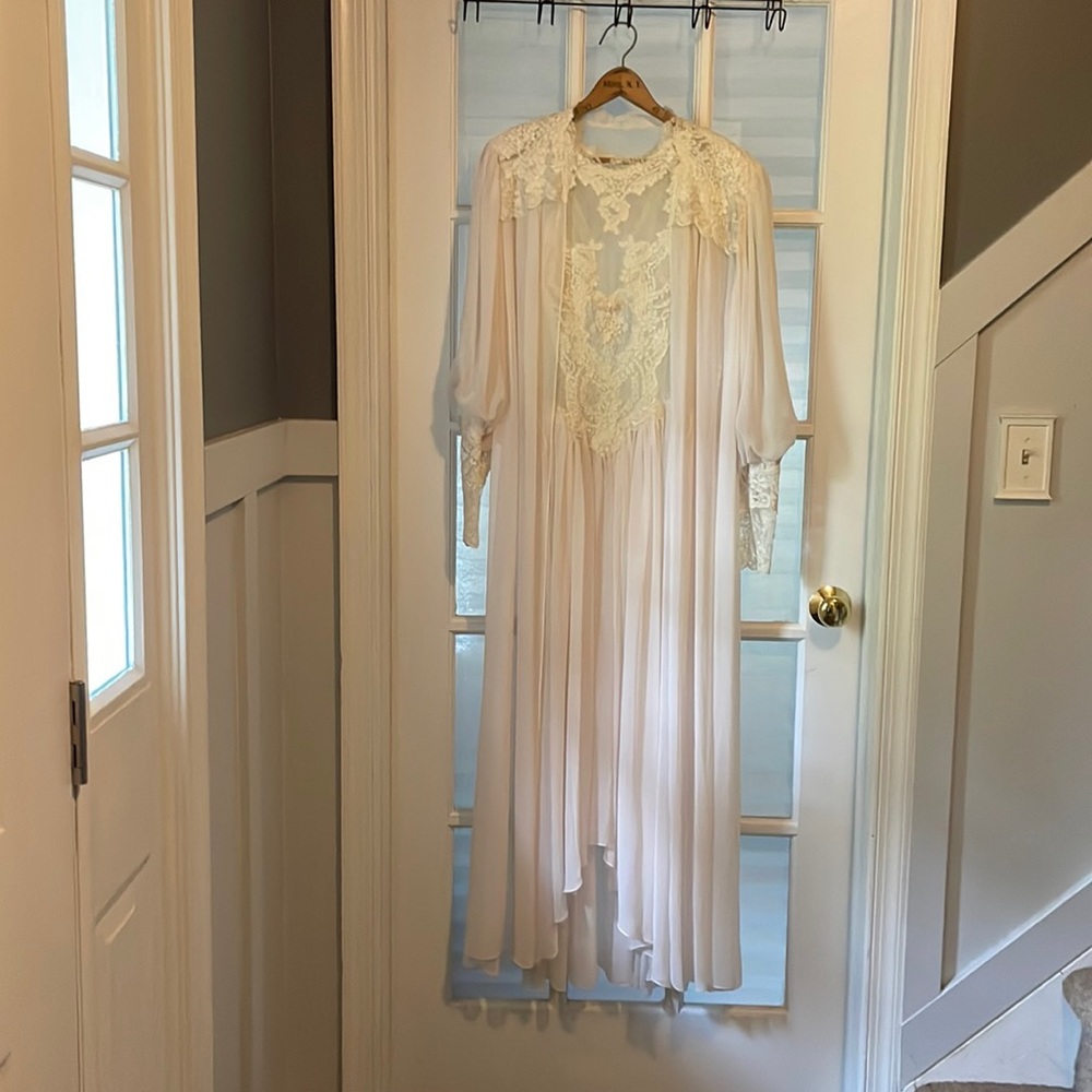 VINTAGE Victoria’s Secret bridal peignoir set